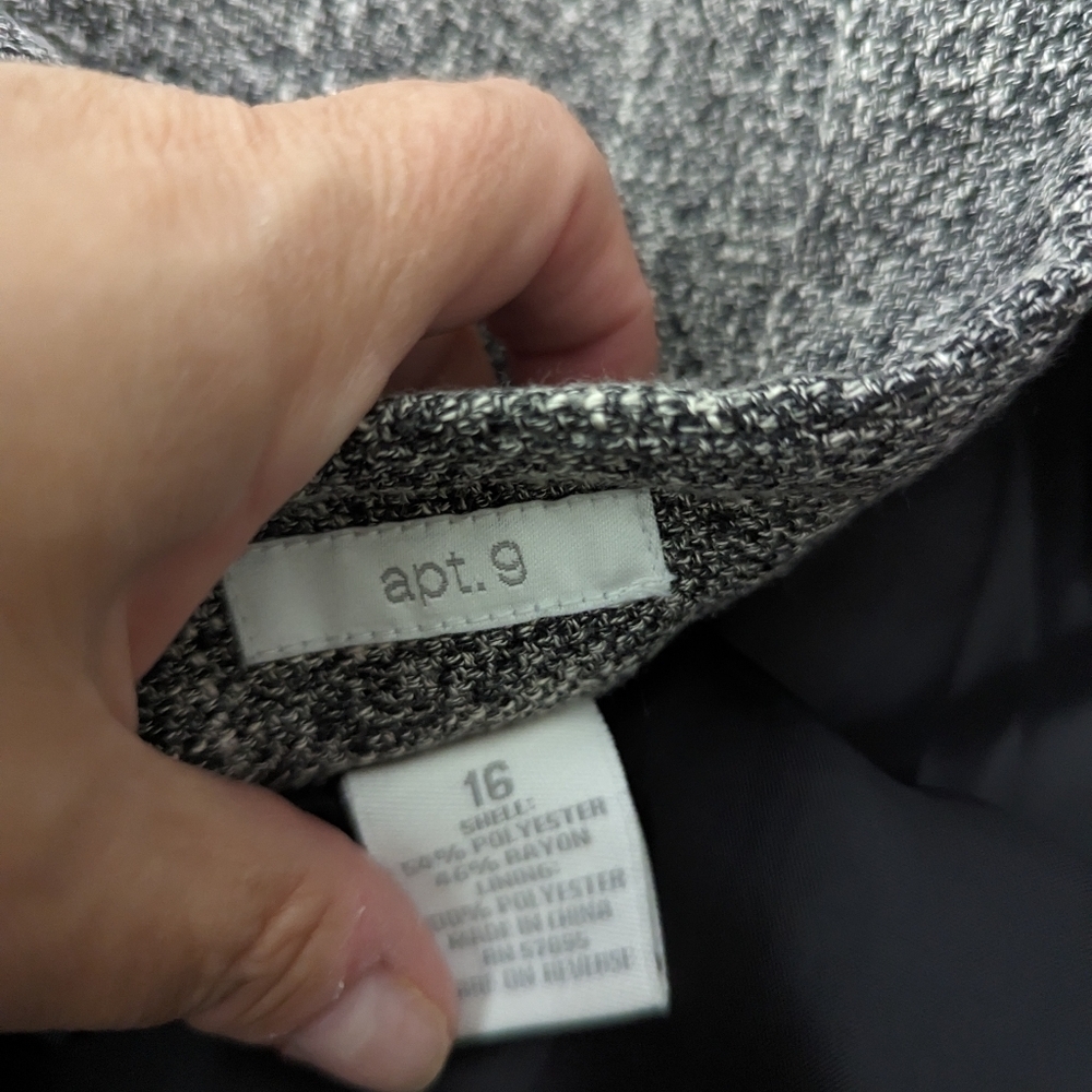 Apt 9 skirt - Picture 3 of 3